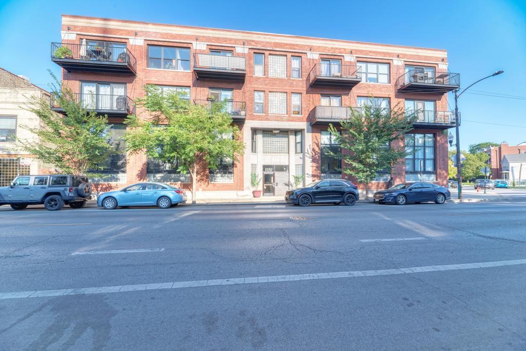 2161 N California Ave. #201, Chicago, IL 60647