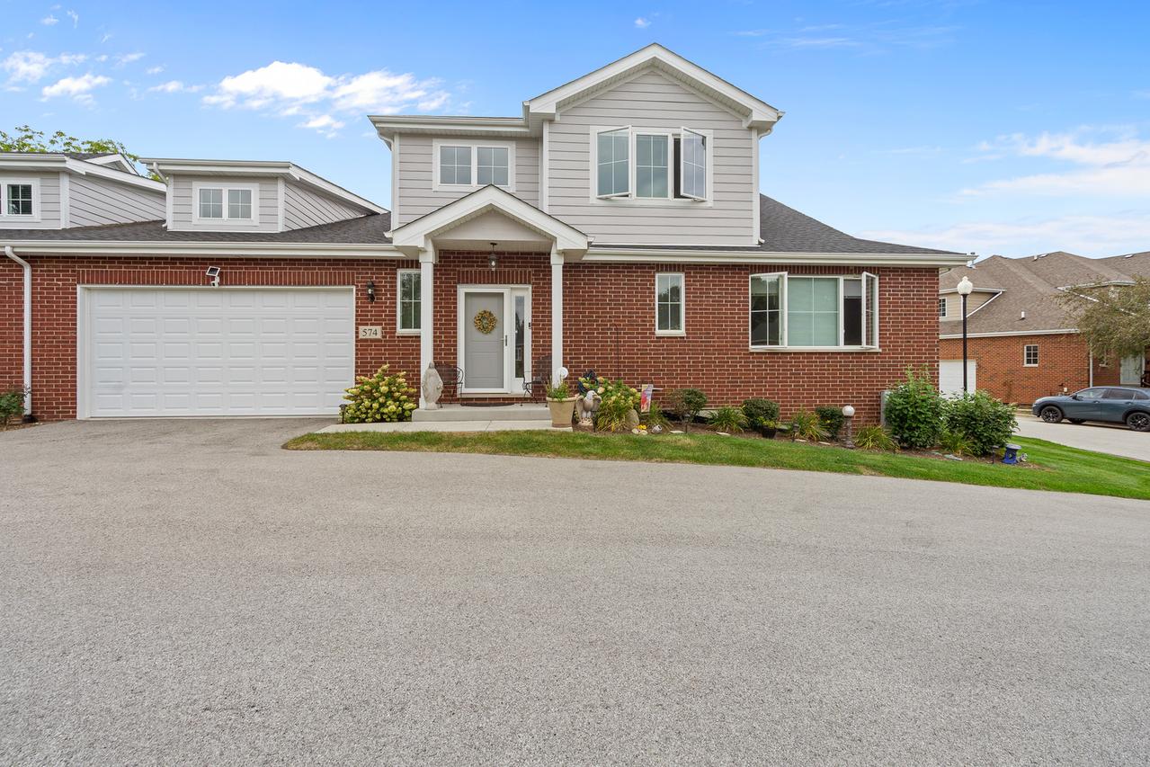 574 Prairie Crossing Dr., New Lenox, IL 60451