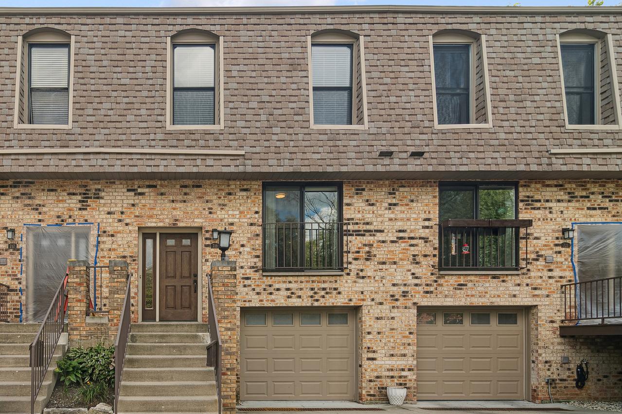 719 N Old Rand Rd., Lake Zurich, IL 60047