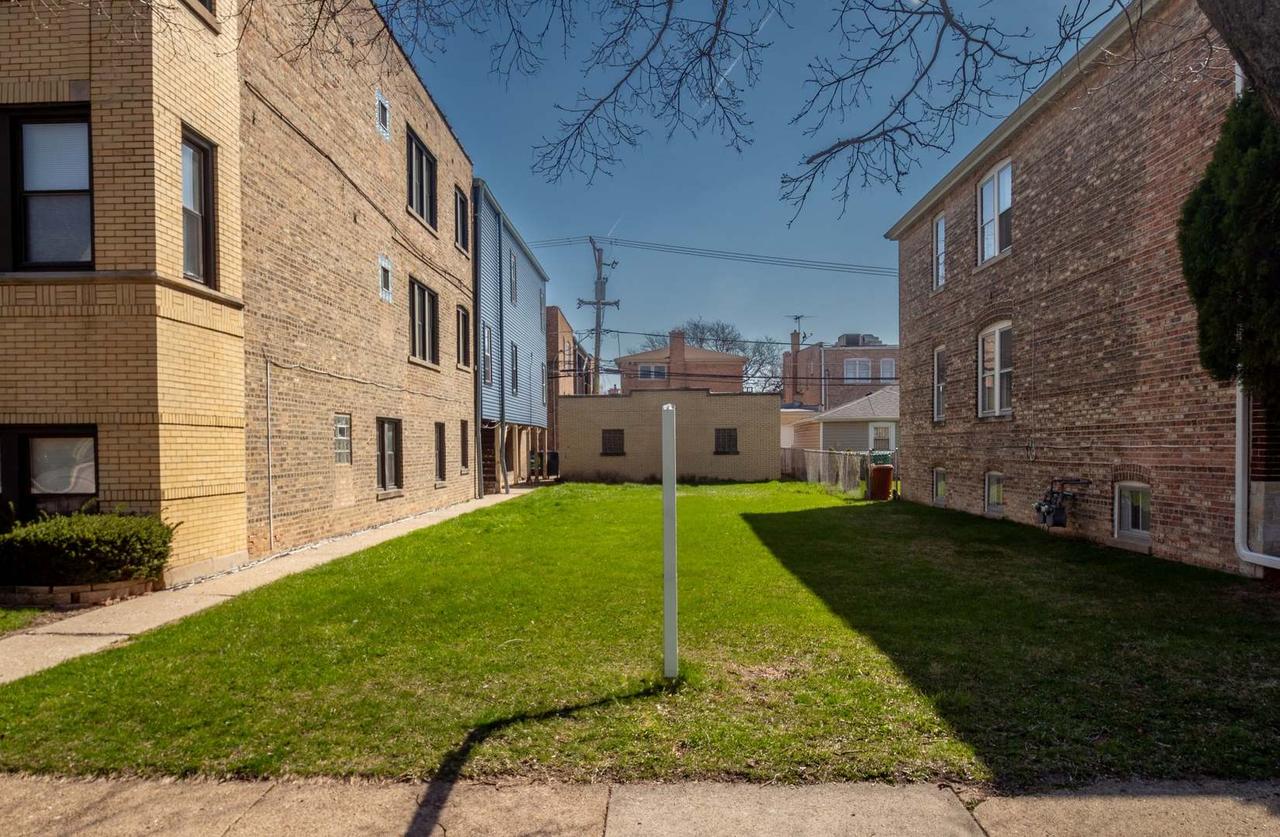 1805 Elmwood Ave., Berwyn, IL 60402