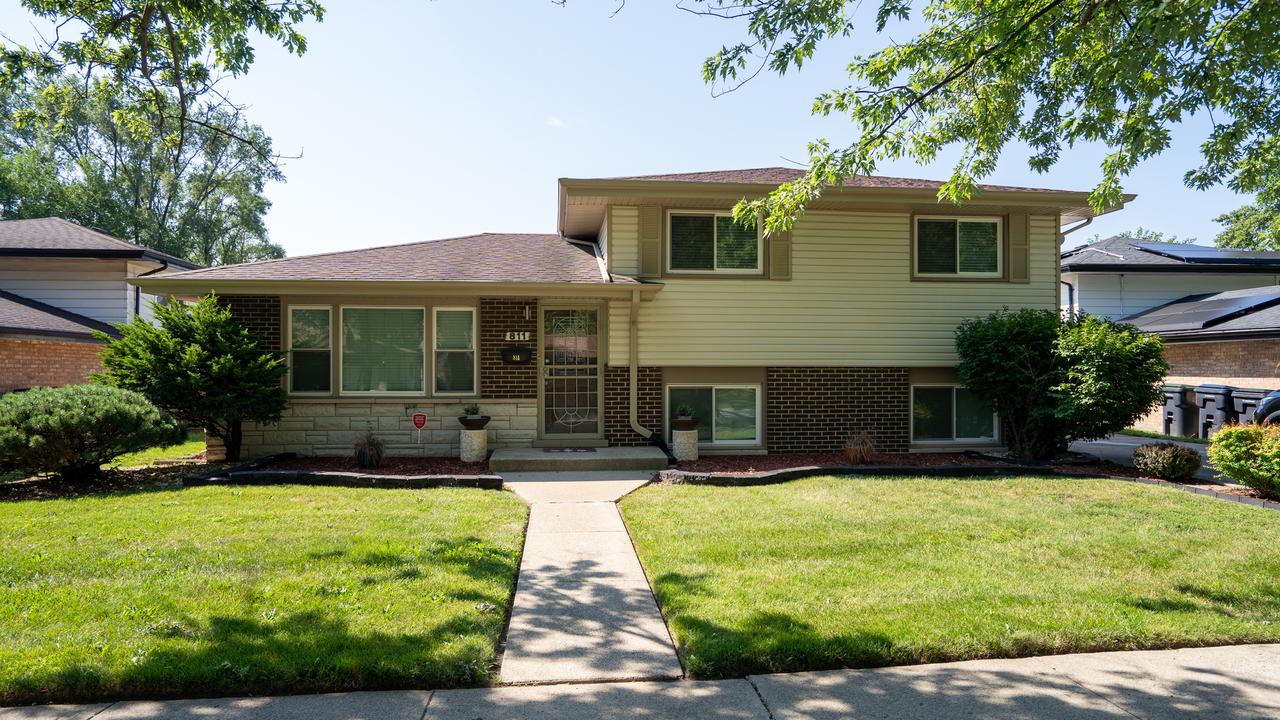 811 E 169th Pl., South Holland, IL 60473