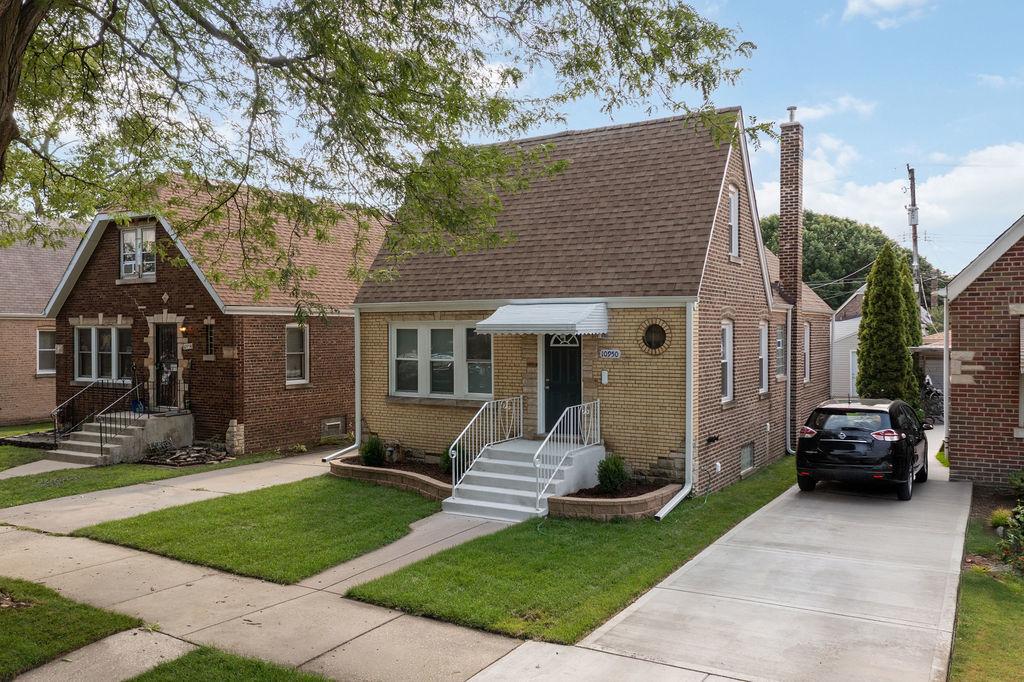 10950 S Avenue M, Chicago, IL 60617