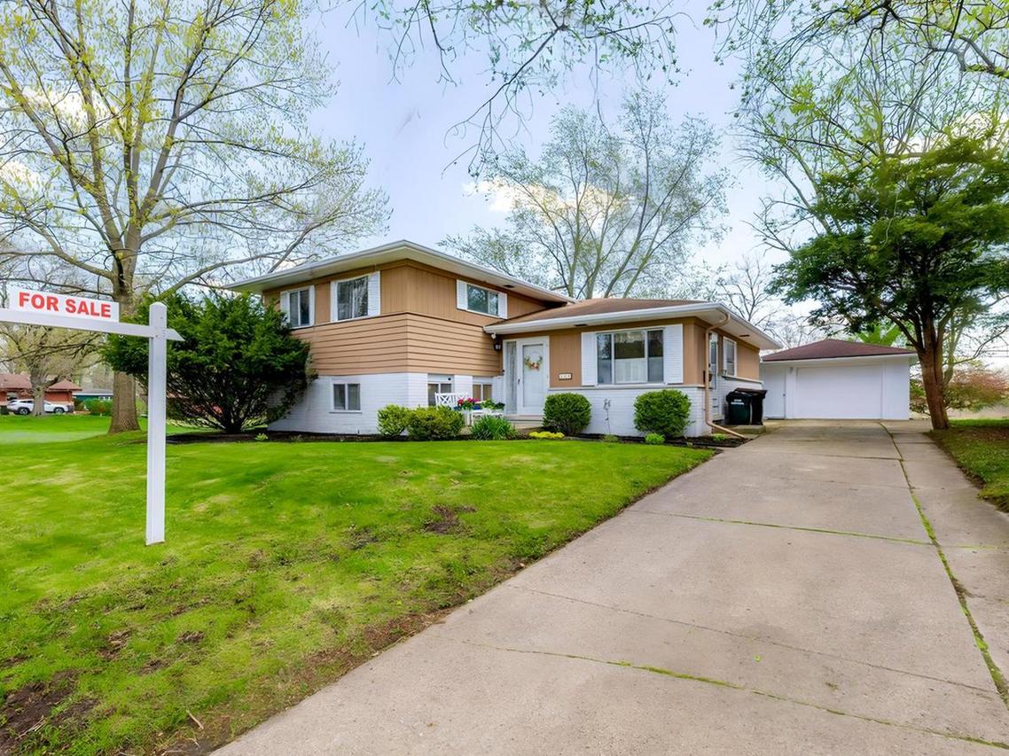 125 Warwick St., Park Forest, IL 60466