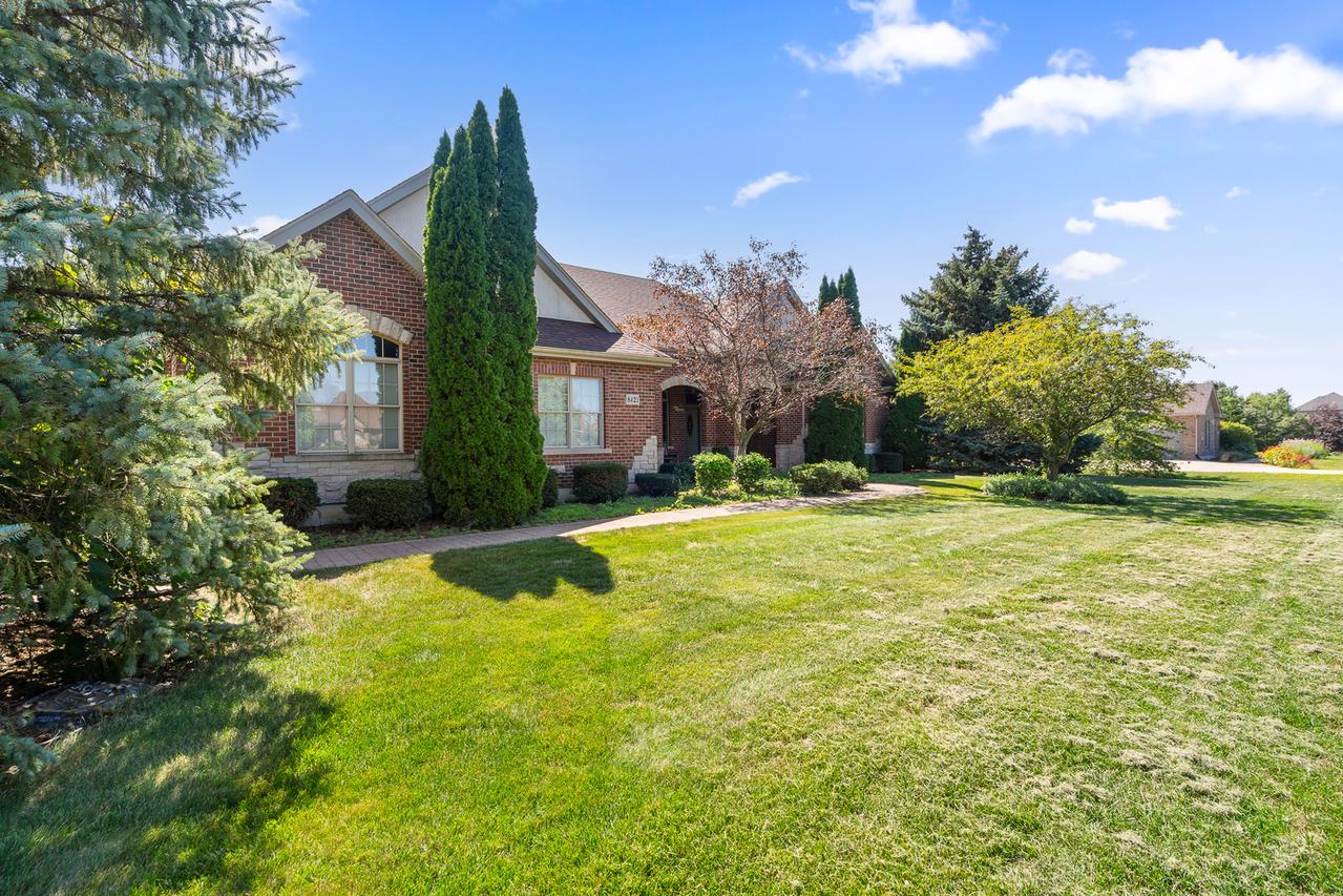 8421 W Blackthorne Way, Frankfort, IL 60423