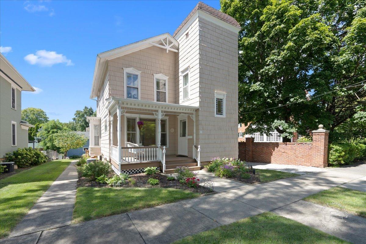 65 S May St., Aurora, IL 60506