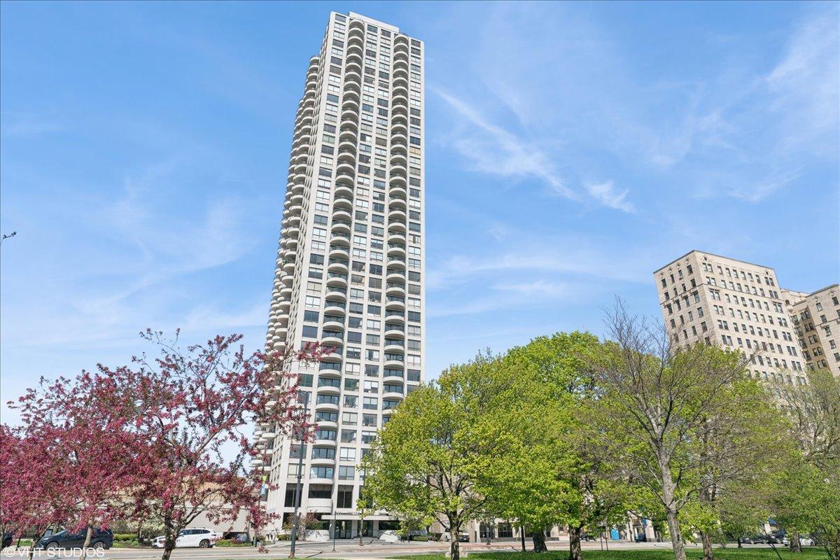 2020 N Lincoln Park West St. #3H, Chicago, IL 60614