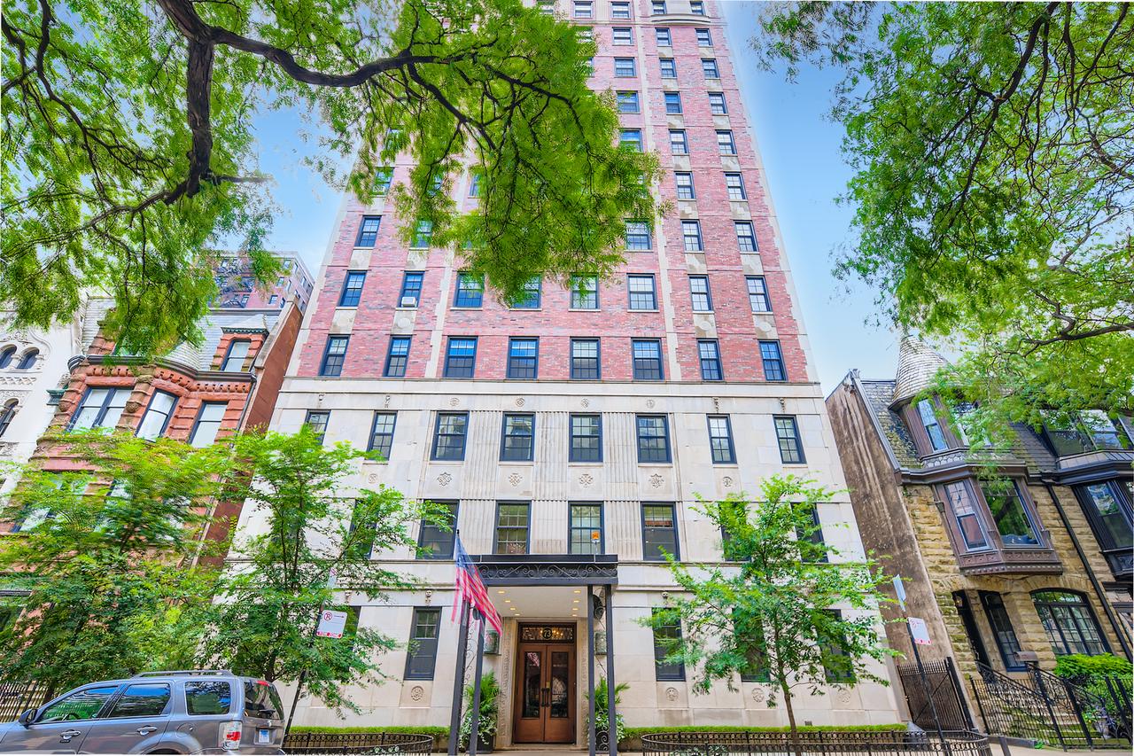 73 E Elm St. #4B, Chicago, IL 60611