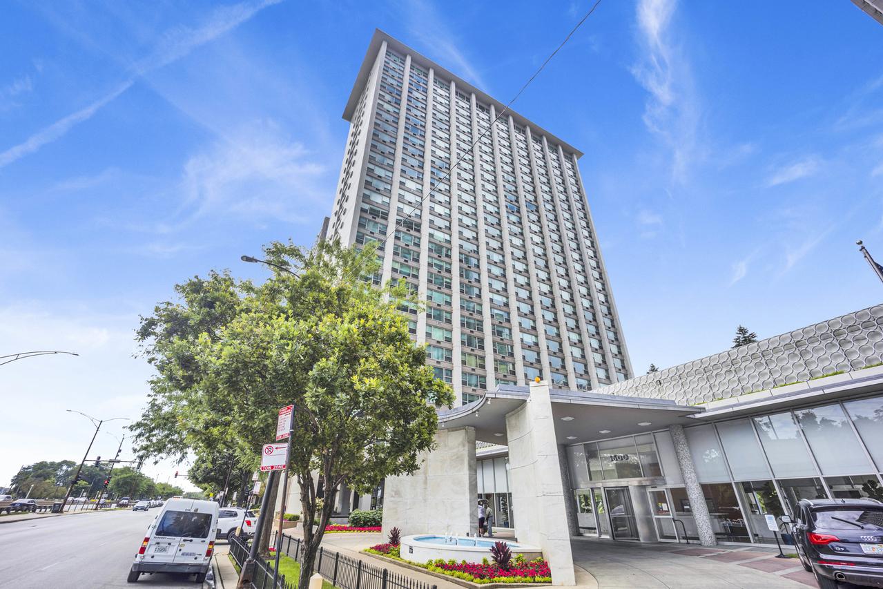3600 N Lake Shore Dr. #1403, Chicago, IL 60613