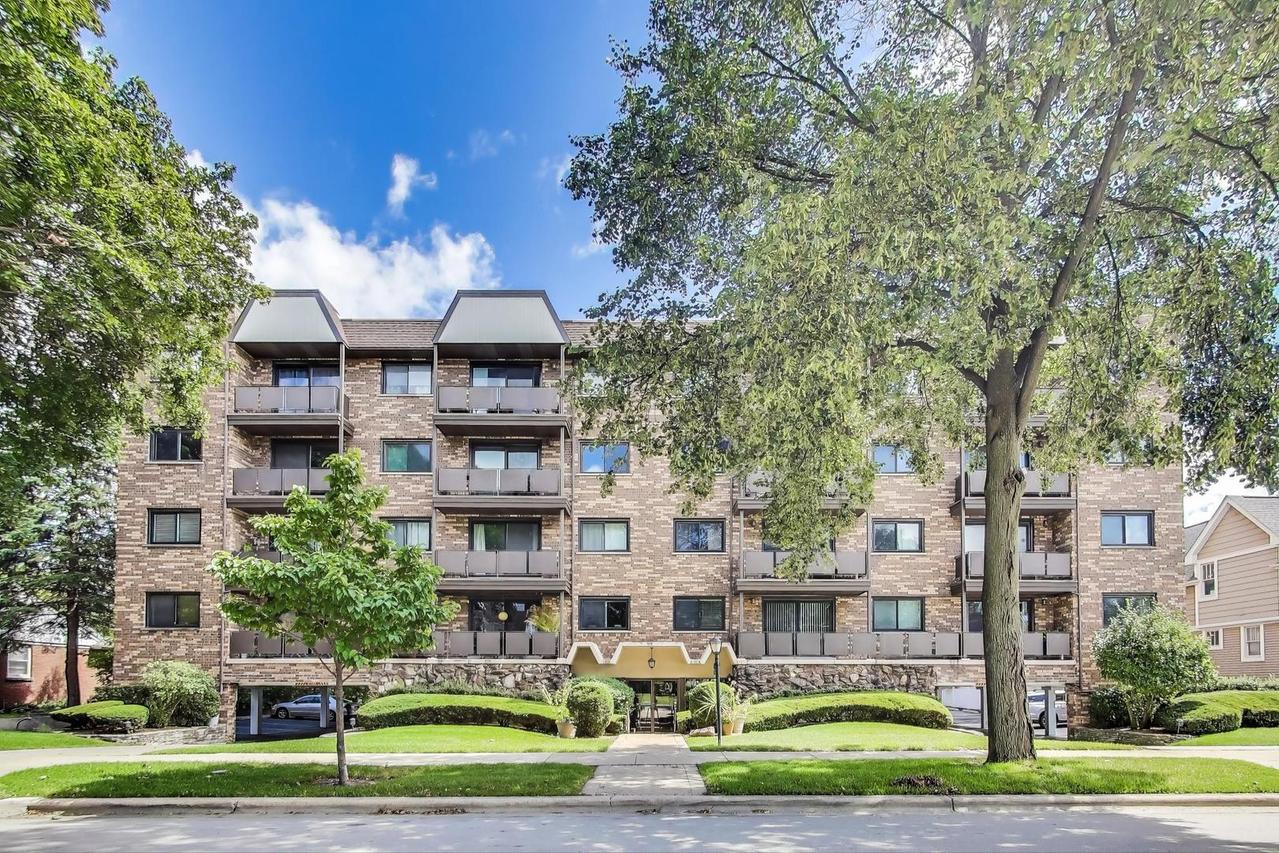 121 S Vail Ave. #401, Arlington Heights, IL 60005