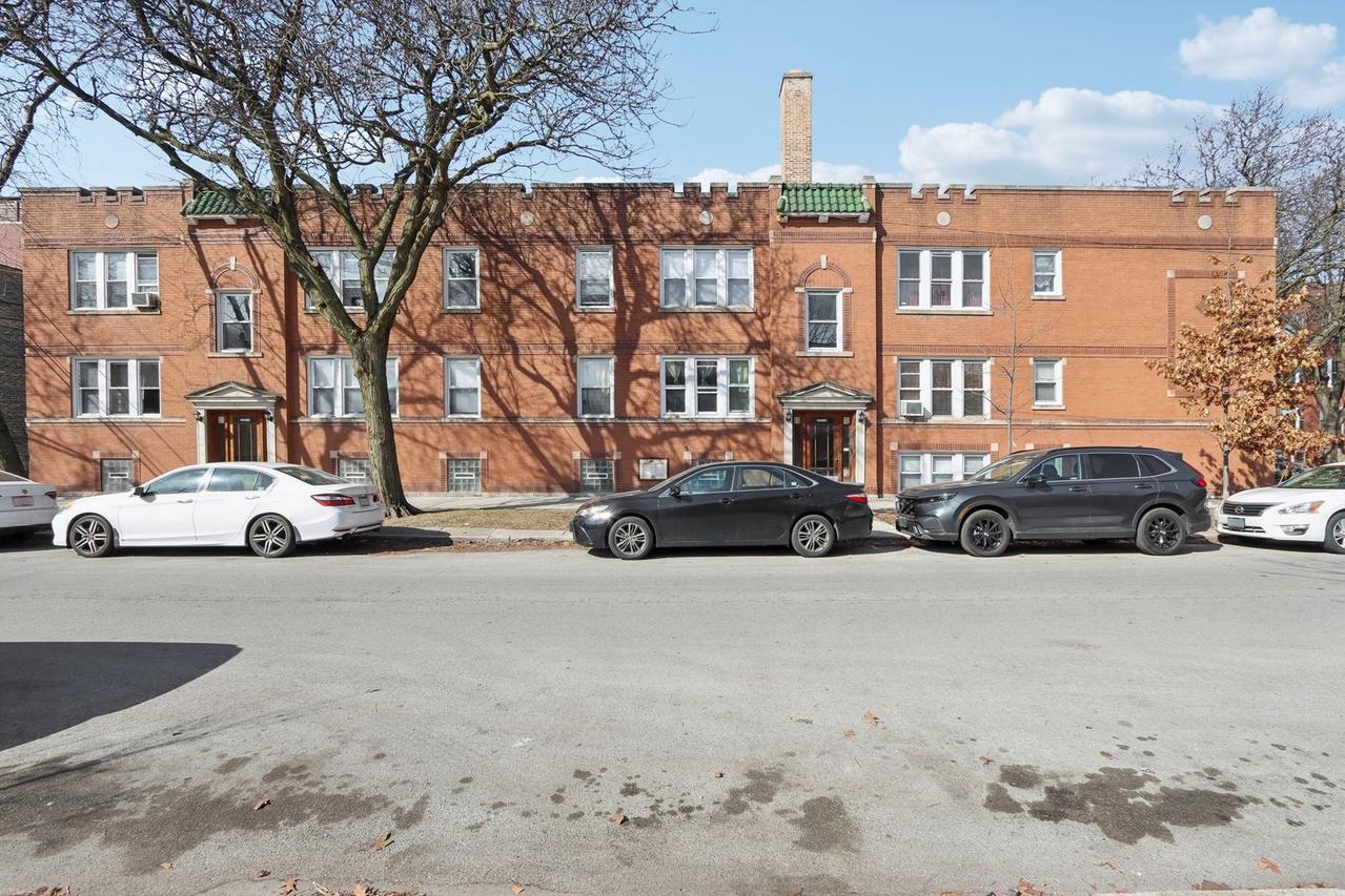 3524 N Lawndale Ave. #1G, Chicago, IL 60618