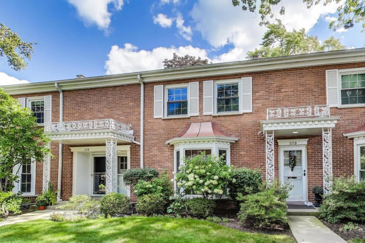 337 Greenleaf Ave. #C, Wilmette, IL 60091