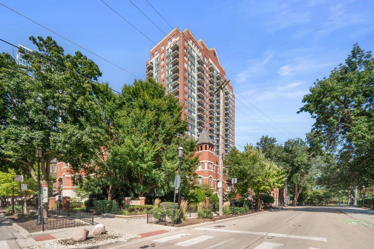 1717 S Prairie Ave. #705, Chicago, IL 60616