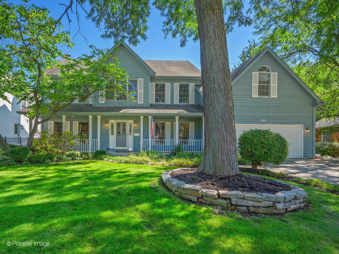 203 Grant Ave., Clarendon Hills, IL 60514