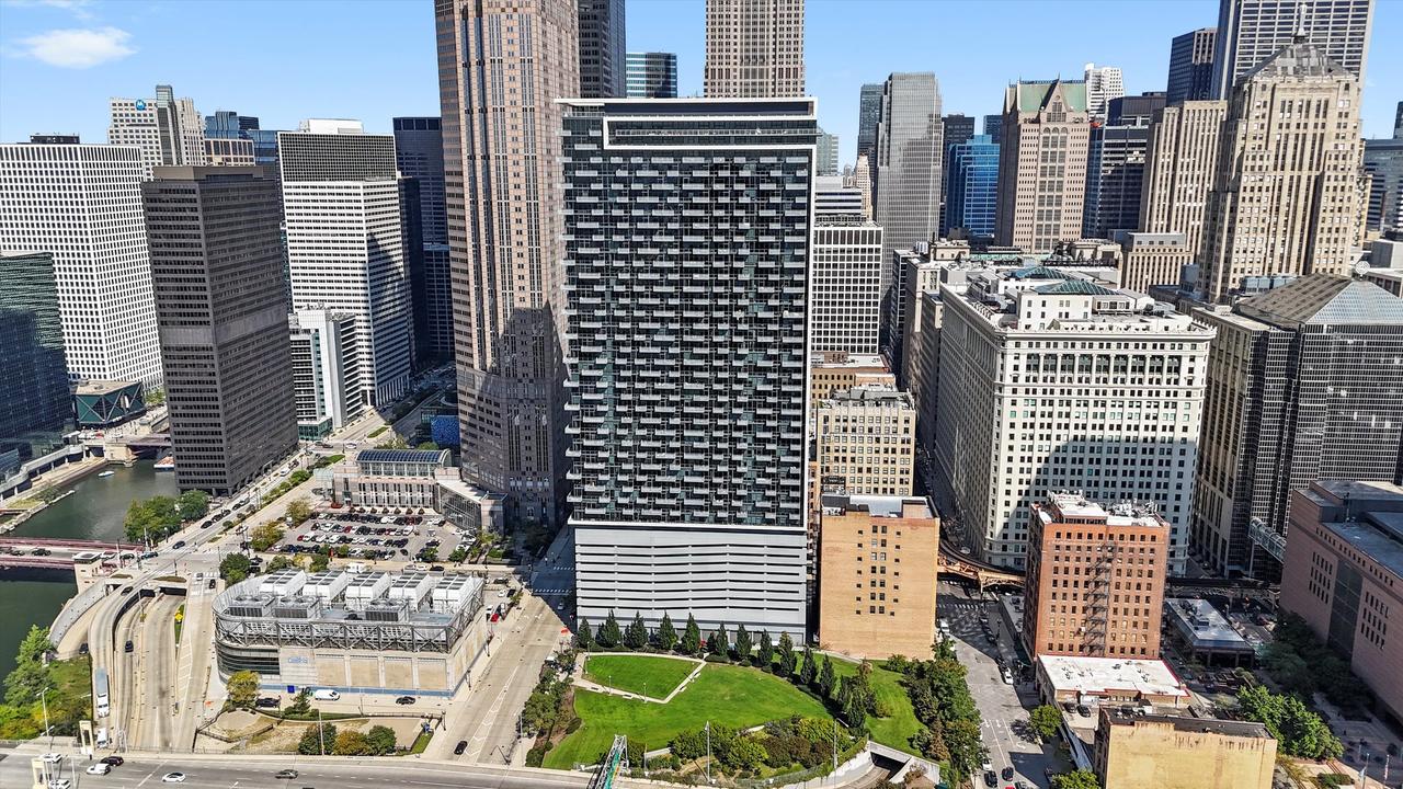 235 W Van Buren St. #3716, Chicago, IL 60607