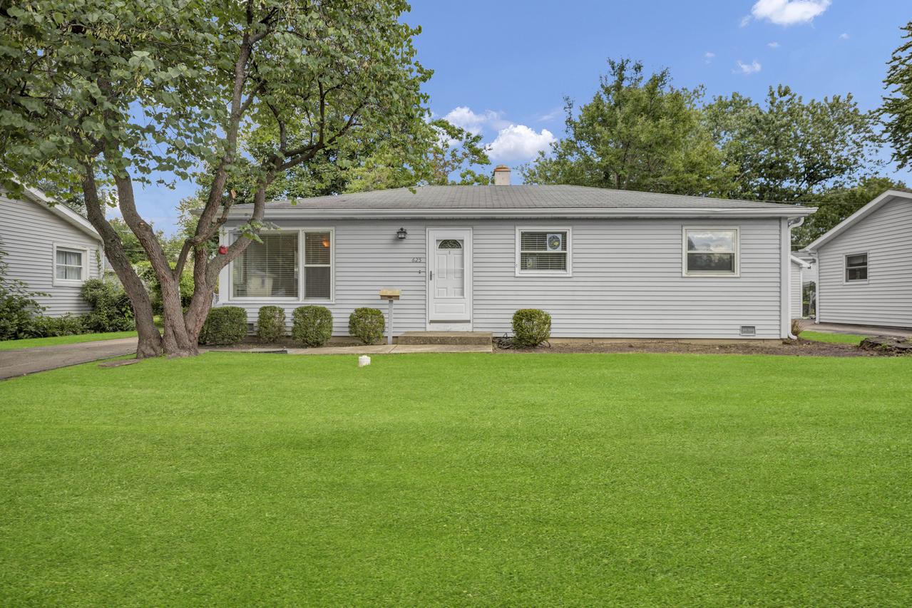 625 N Emerald Ave., Mundelein, IL 60060