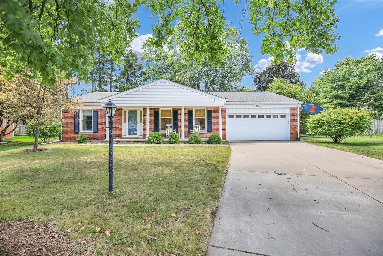 4 Stanford Pl., Champaign, IL 61820