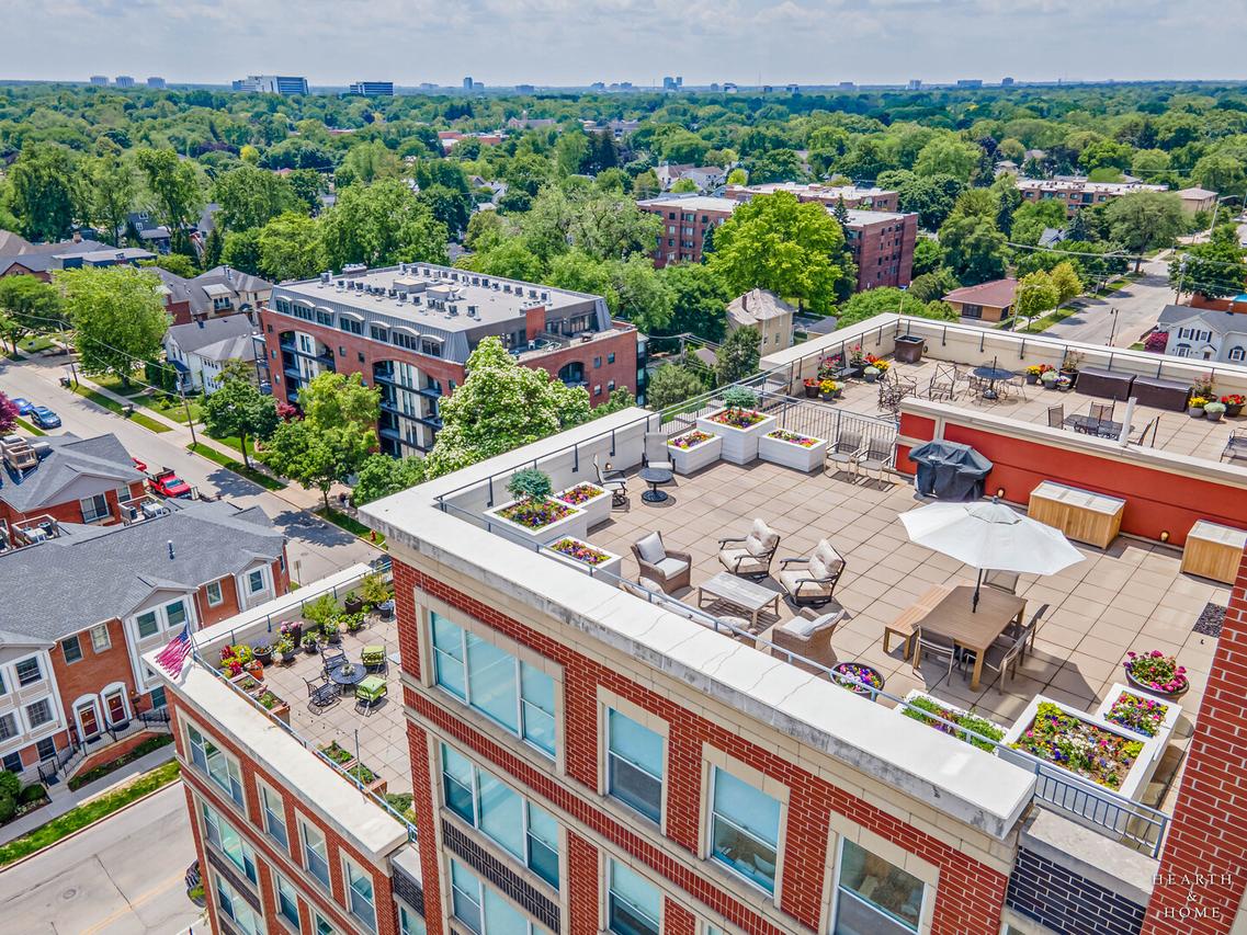 77 S Evergreen Ave. #1103, Arlington Heights, IL 60005