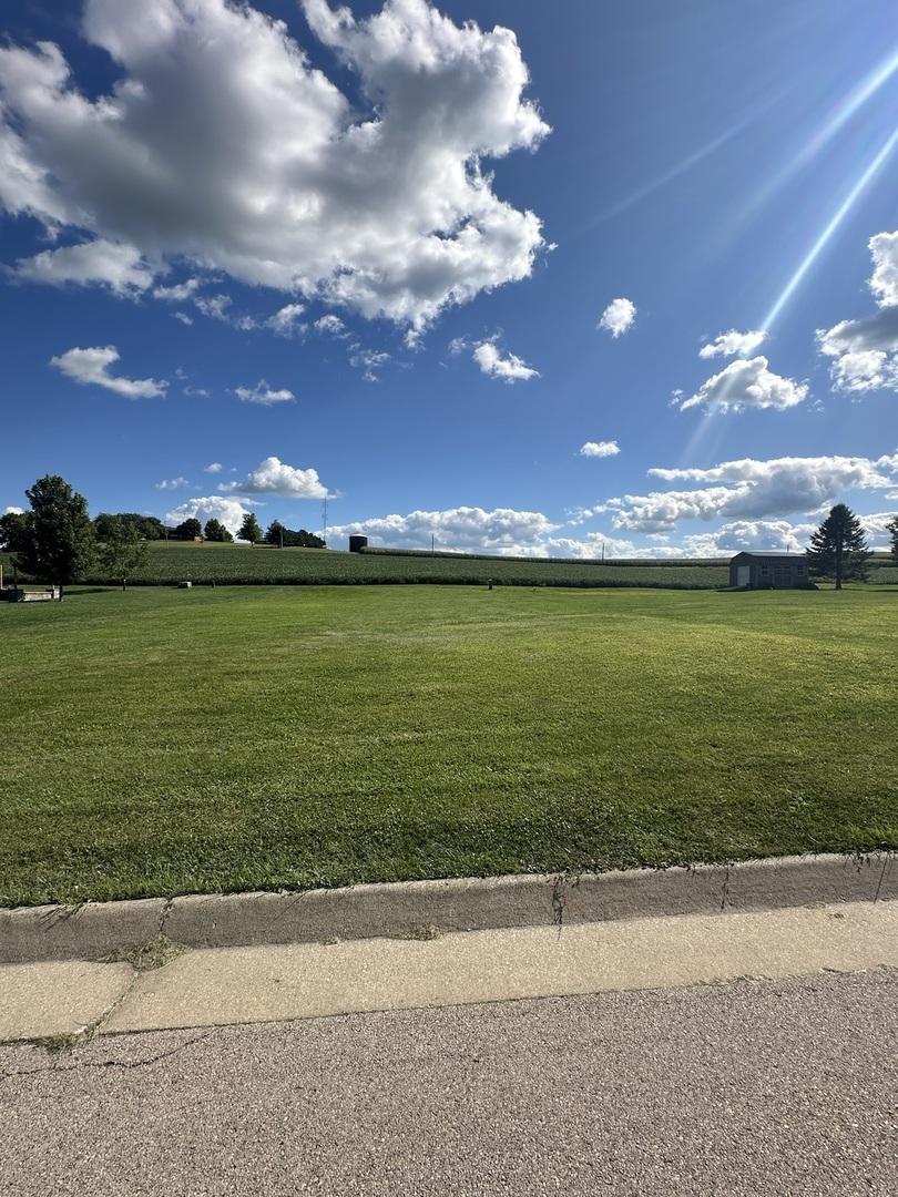 526 Breezeway Dr., Pearl City, IL 61062