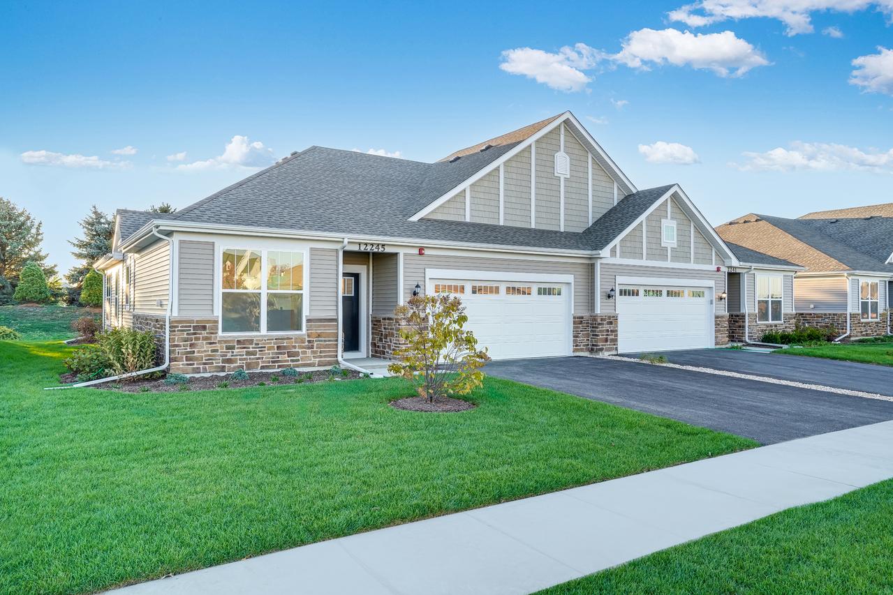 12245 Barcroft Cir., Huntley, IL 60142