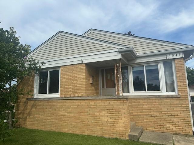 8045 N Ozanam Ave., Niles, IL 60714