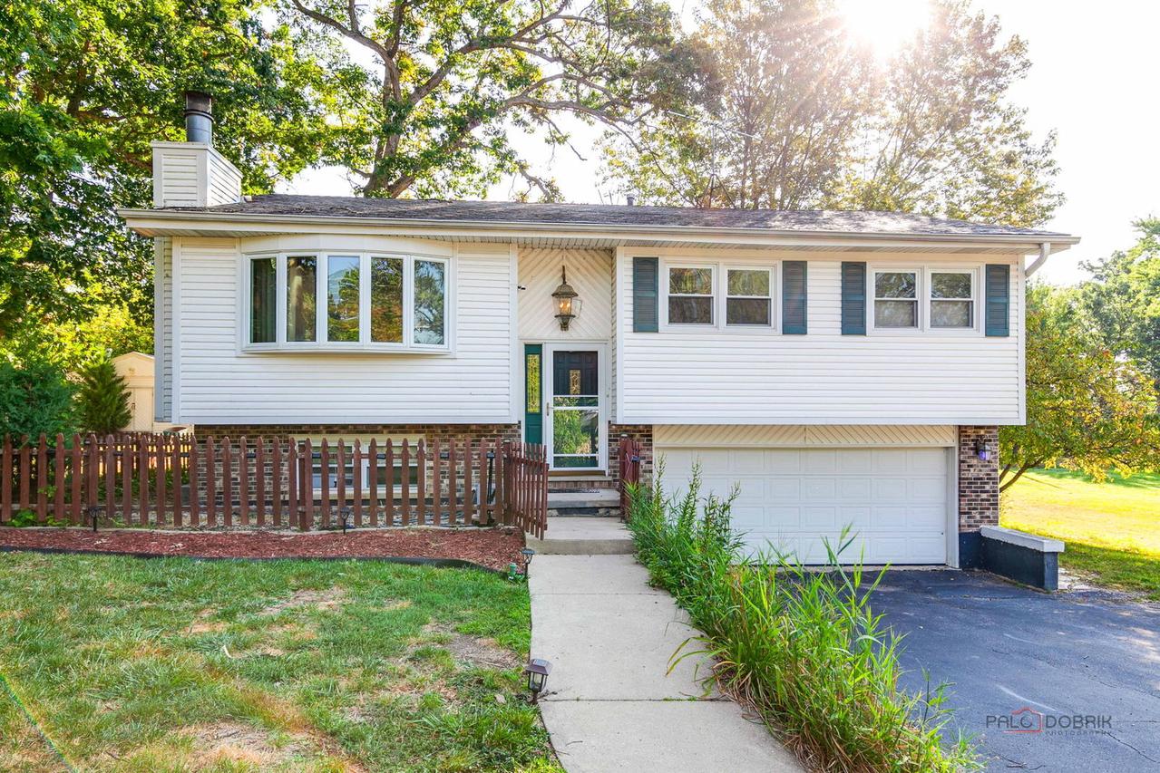 36661 N Oakwood Dr., Lake Villa, IL 60046