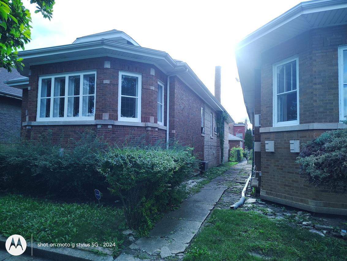 8232 S Aberdeen St., Chicago, IL 60620