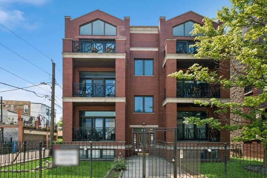 2215 W Augusta Blvd. #1W, Chicago, IL 60622