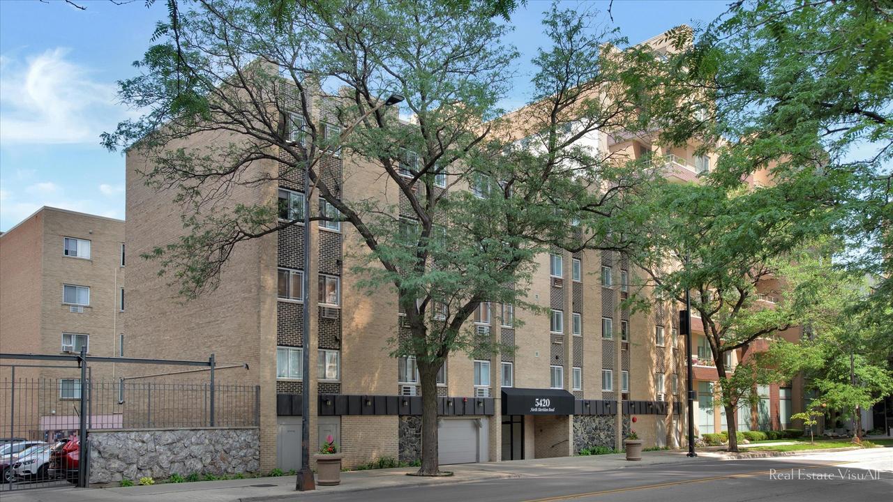 5420 N Sheridan Rd. #303, Chicago, IL 60640