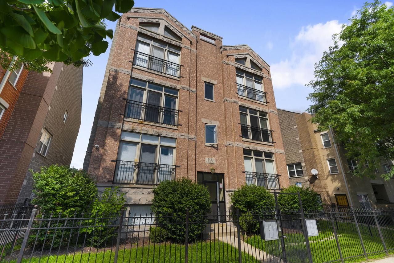 4532 S Indiana Ave. #2N, Chicago, IL 60653