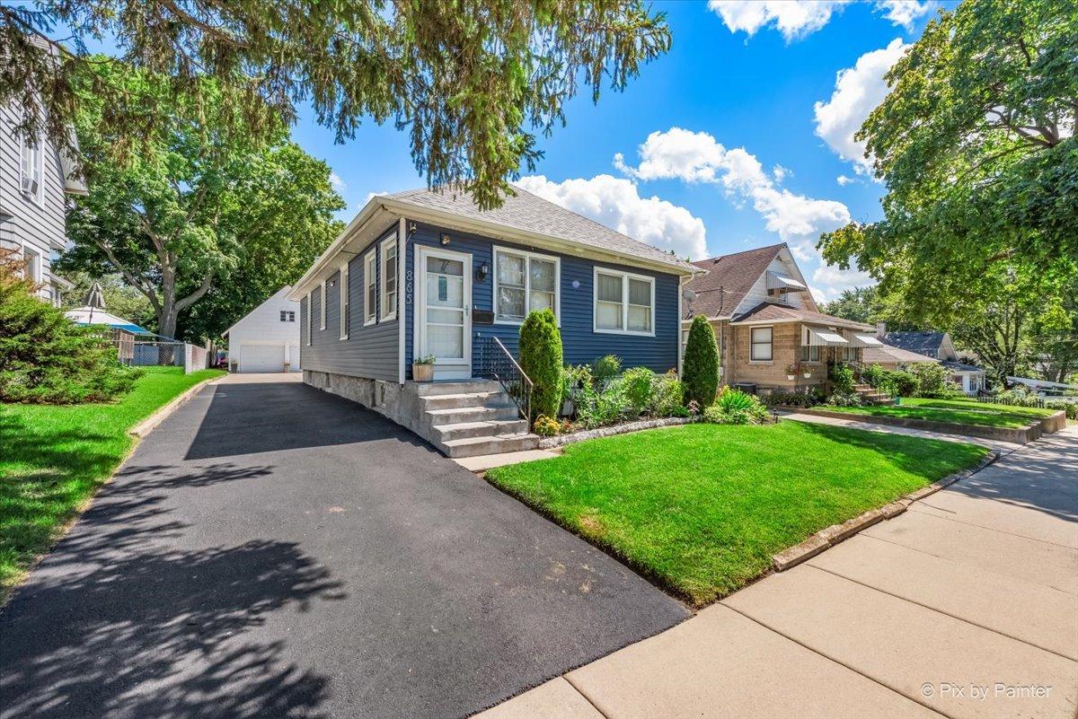 865 Illinois Ave., Elgin, IL 60120