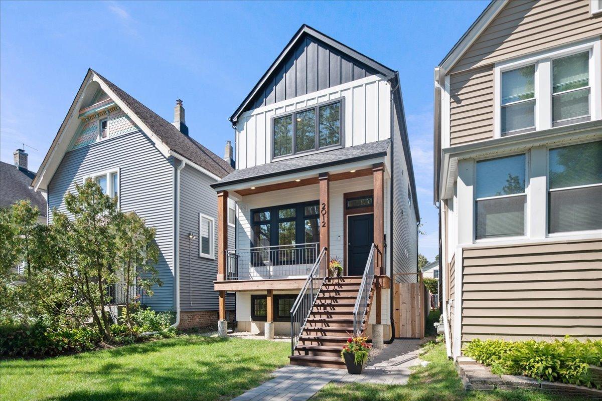 2012 Maple Ave., Evanston, IL 60201