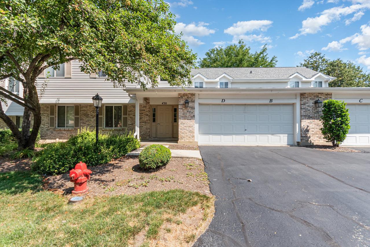 430 Somerset Ct. #B, Aurora, IL 60504