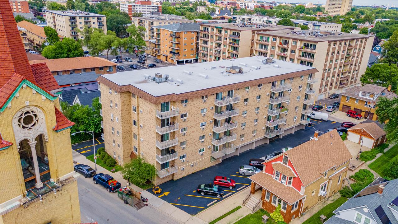 300 Circle Ave. #4C, Forest Park, IL 60130