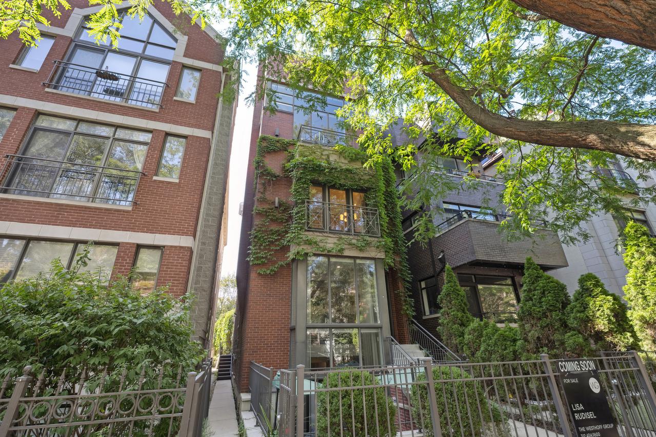 906 N Hermitage Ave. #2, Chicago, IL 60622