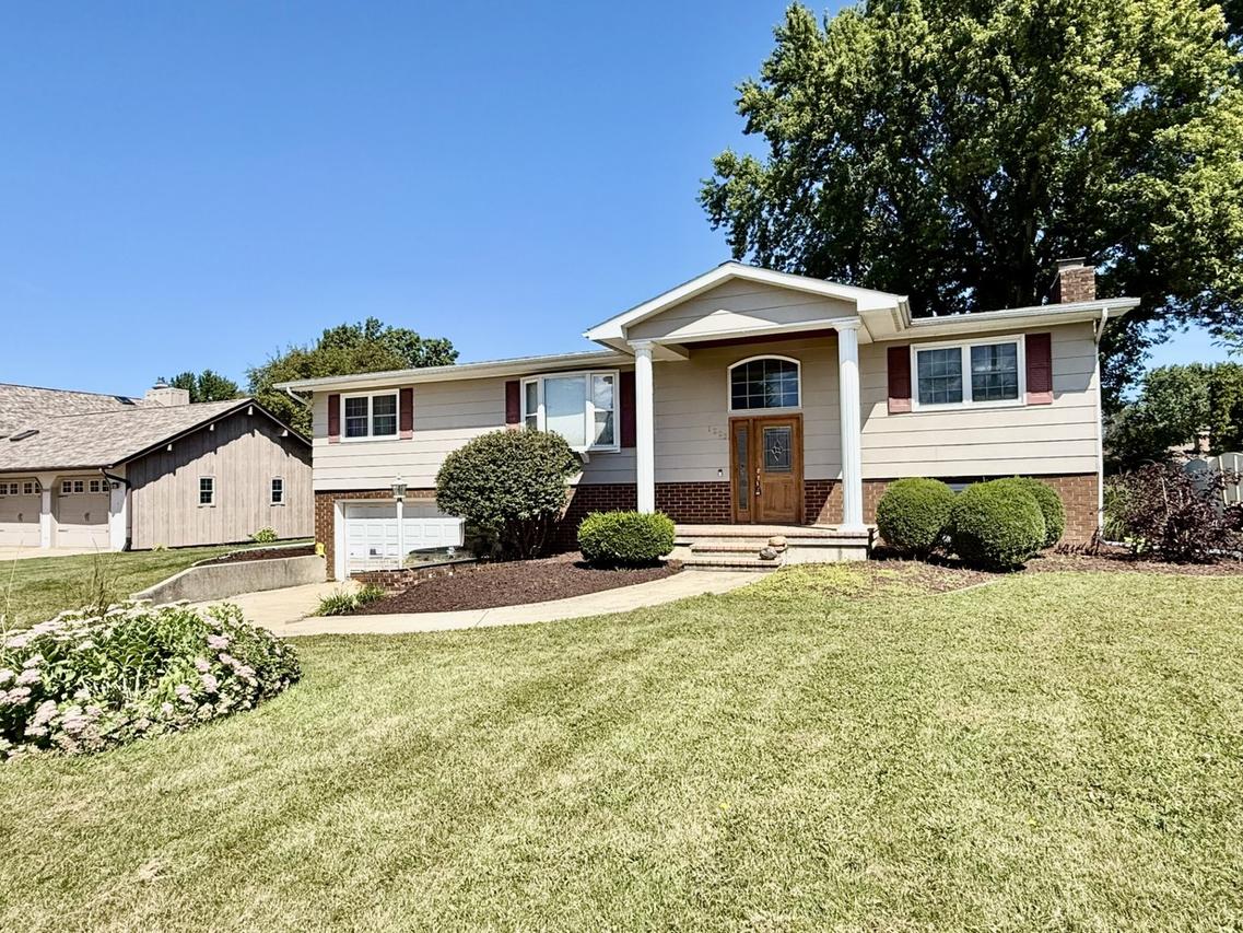 1203 W Clark St., Princeton, IL 61356