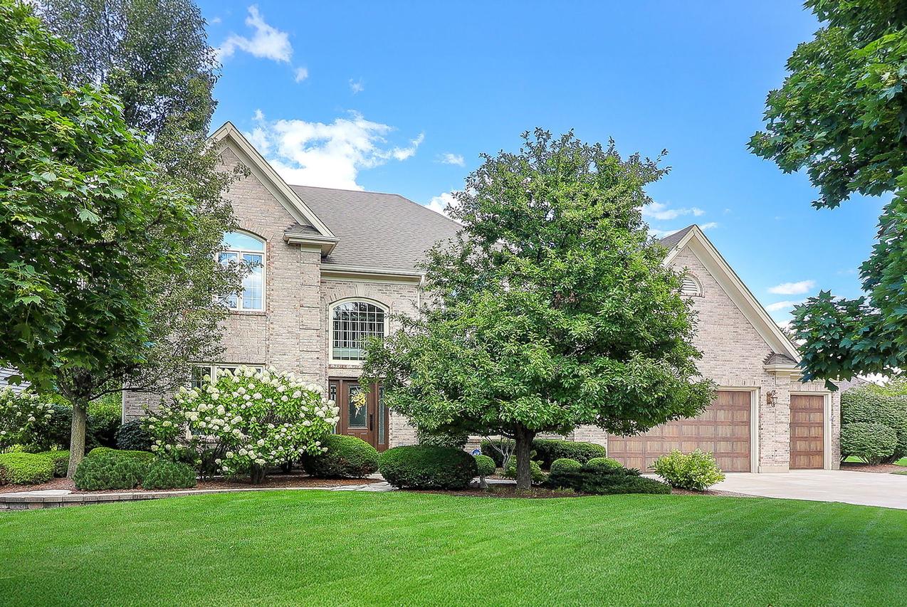 26W130 Prestwick Ln., Winfield, IL 60190