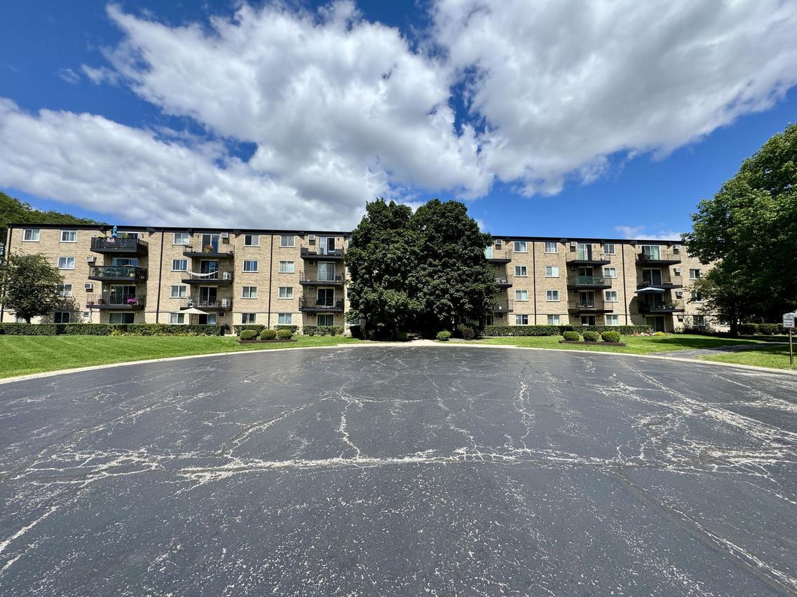 2420 E Brandenberry Ct. #1K, Arlington Heights, IL 60004