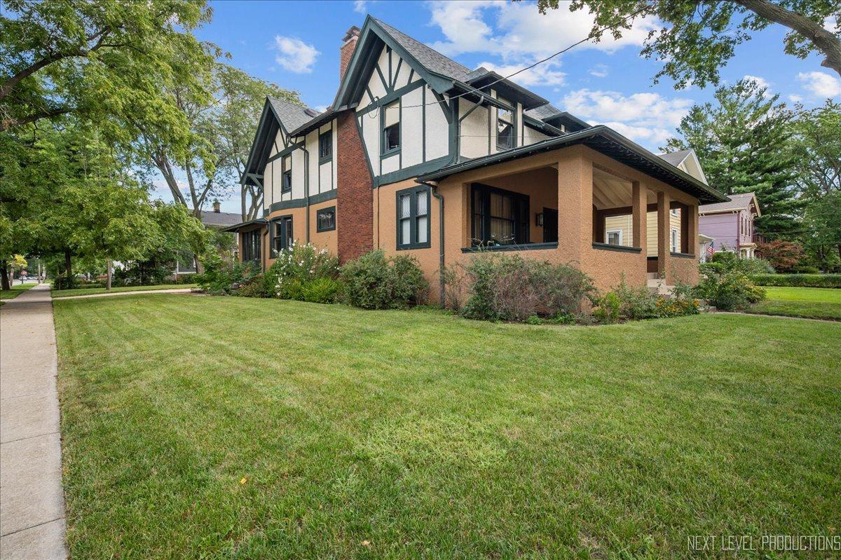 523 W Downer Pl., Aurora, IL 60506