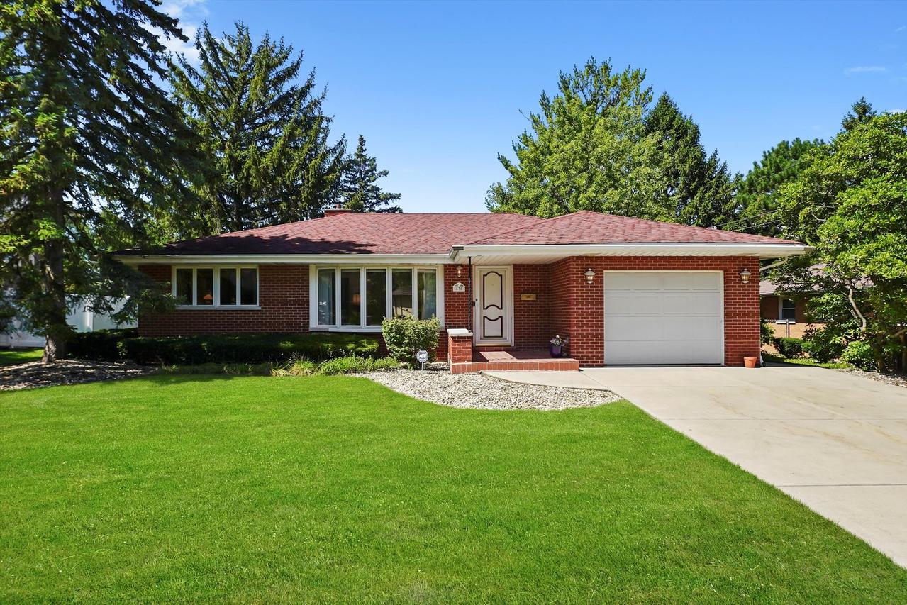 830 Thomas St., Chicago Heights, IL 60411