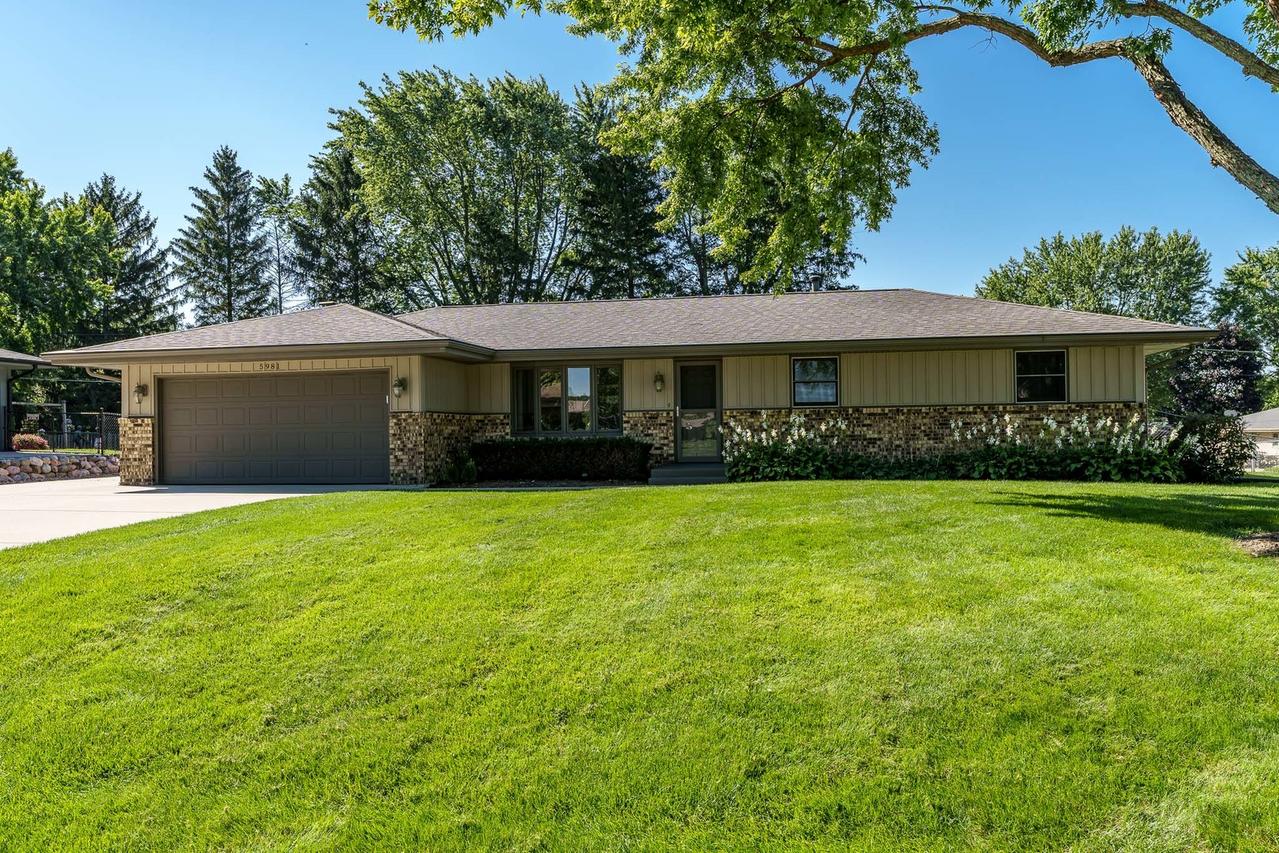 5981 Heidi Dr., Rockford, IL 61109