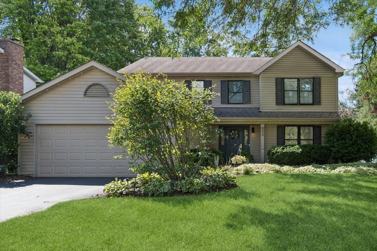 800 Muirhead Ave., Naperville, IL 60565