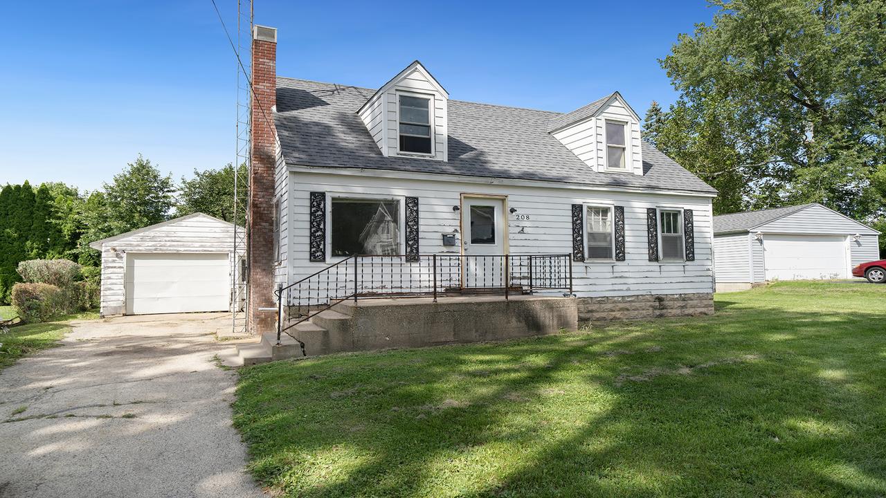 208 W Front St., Mount Morris, IL 61054