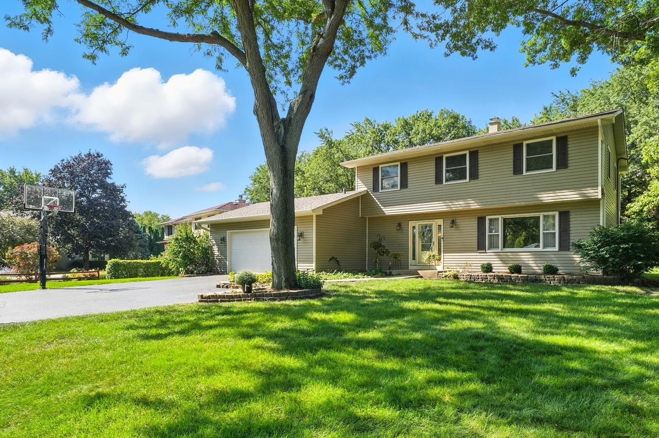 1214 Carol Crest Dr., Sleepy Hollow, IL 60118