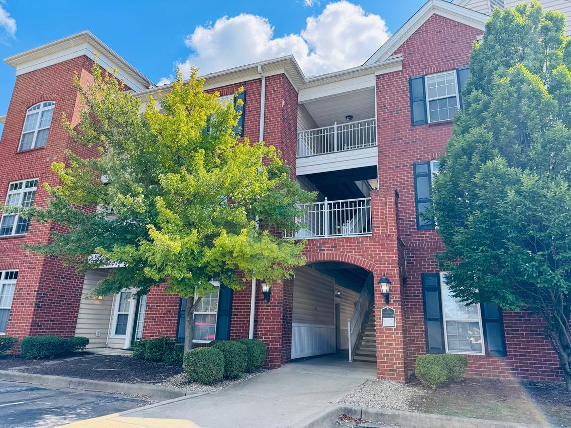 1905 N Lincoln Ave. #201, Urbana, IL 61801