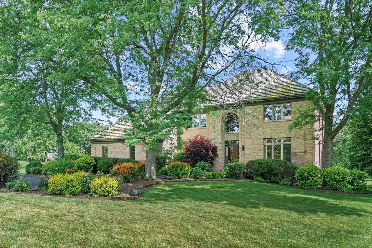 5420 Belmont Ct., Libertyville, IL 60048