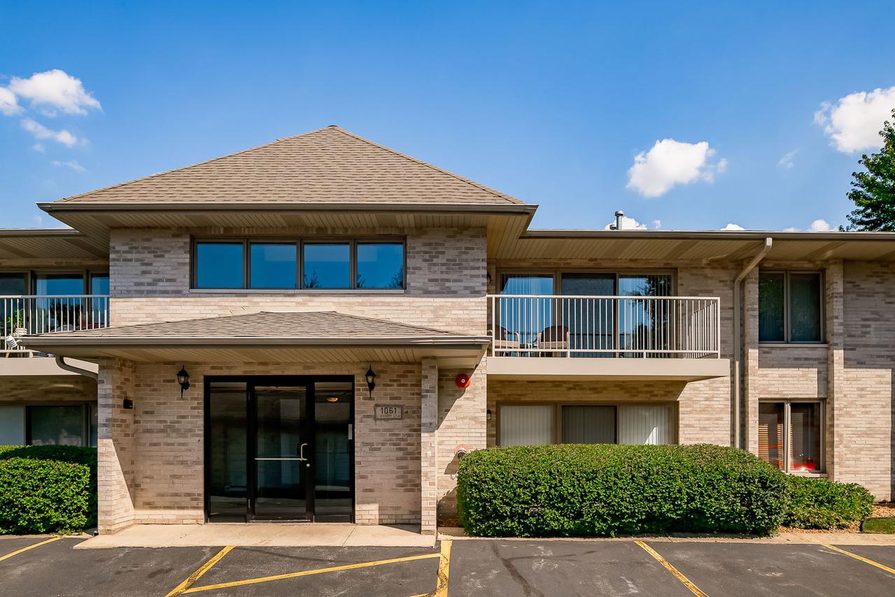 1061 Ashley Ct. #1A, Lockport, IL 60441