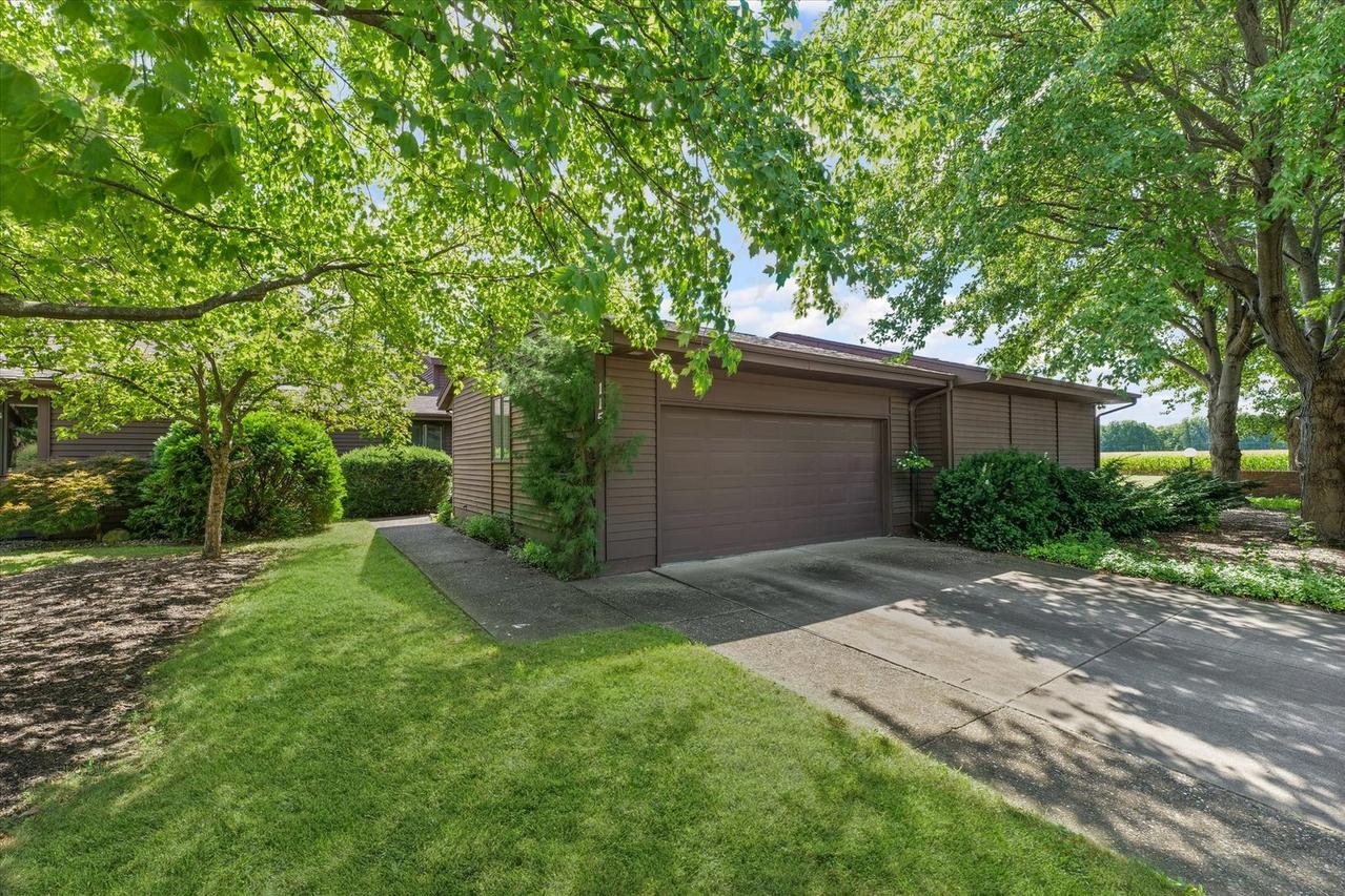 115 W Whitehall Ct., Urbana, IL 61801