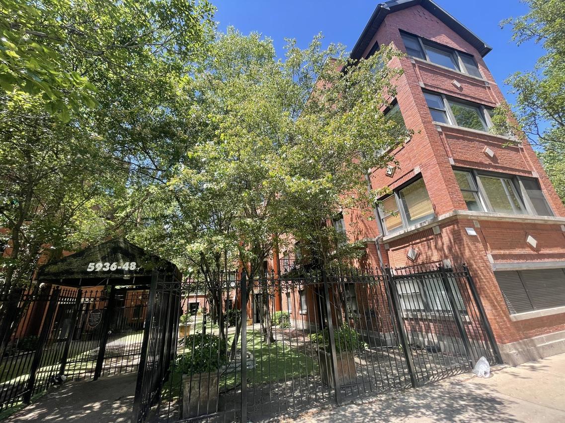 5940 S King Dr. #2E, Chicago, IL 60637