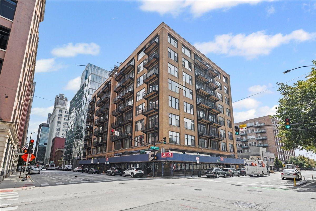 625 W Jackson Blvd. #404, Chicago, IL 60661