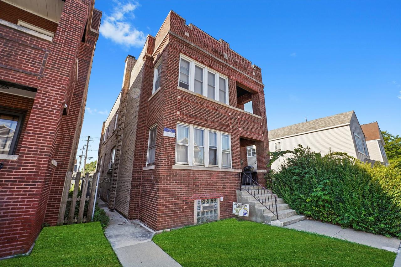 3815 W Diversey Ave., Chicago, IL 60647